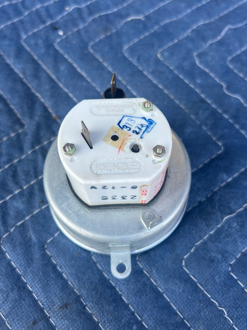 1967-1974 Volvo 140 142 144 145 Dash Dashboard Center Clock Assembly OEM #4908EM