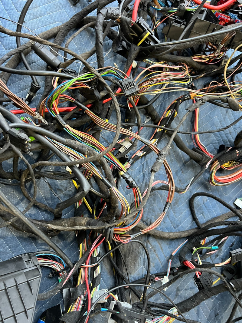 1998-2003 Mercedes W210 E320 Wagon Engine Wiring Harness w/ Fuse Box OEM #4749EM