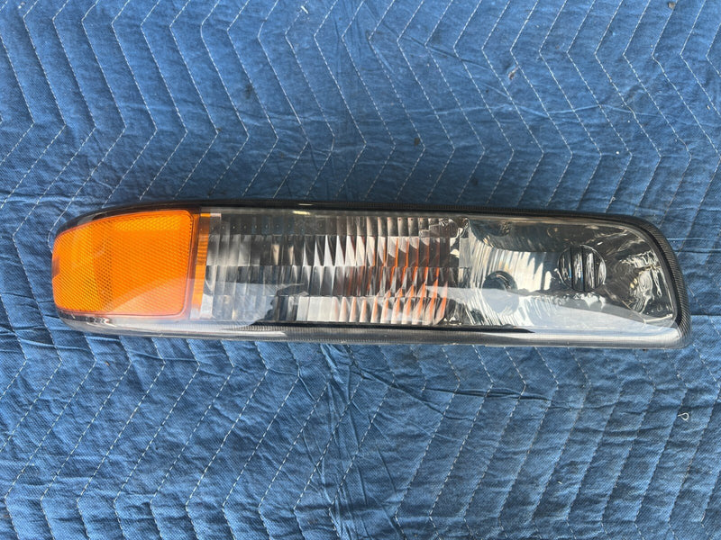 1999-2002 Chevy Silverado GM 1500 2500 Front RH LH Turn Signal Light OEM #1735CN