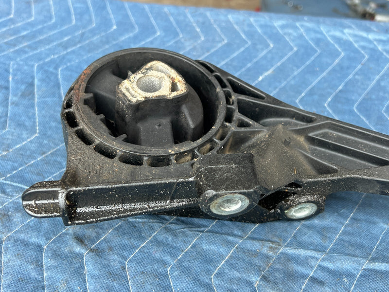 2012-2015 Chevy Cruze Front Transmission Mount 13268880 OEM #2234CN