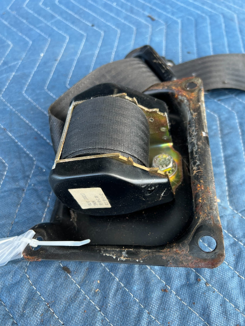 1986-1993 Volvo 240 244 Sedan Front Right RH Seat Belt Retractor OEM #4195EM
