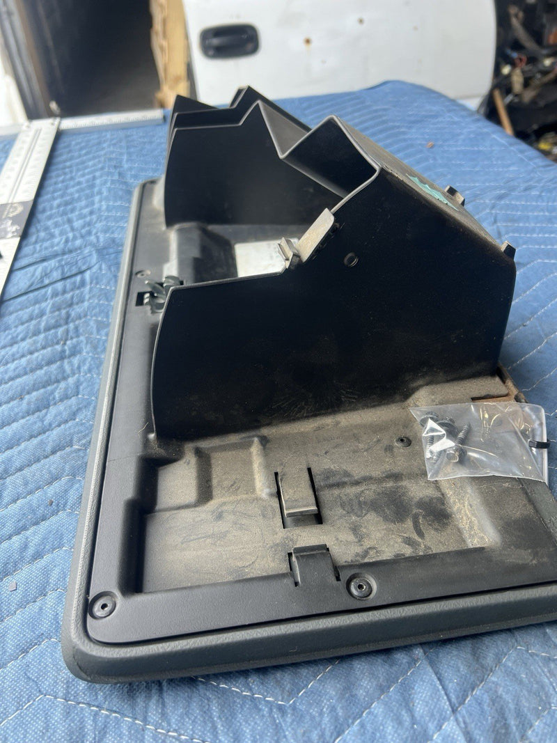 1999-2002 Chevy Silverado GM 1500 2500 Gray Glove Box Compartment OEM #1731CN