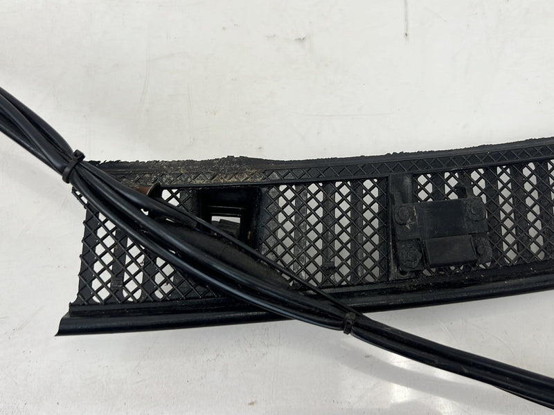 1996-2003 Audi S8 D2 A8 Heated Windshield Washer Nozzle & Harness OEM #6560EM