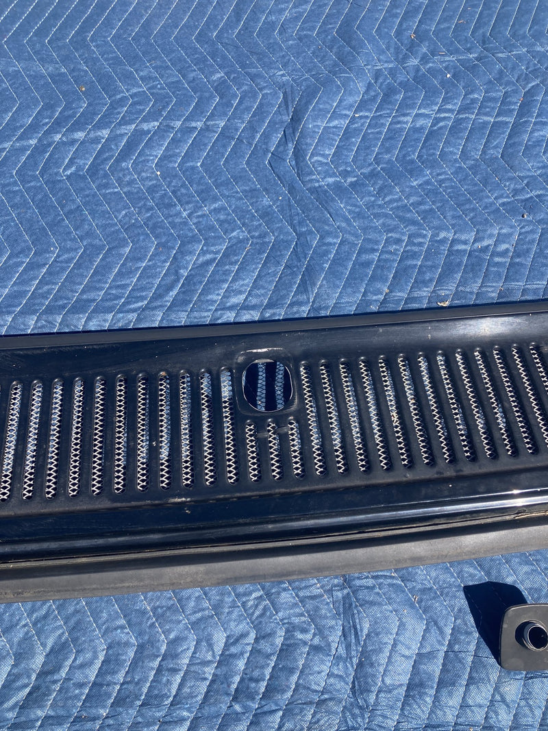 1992 Volvo 940 944 - Cowl Vent Panel