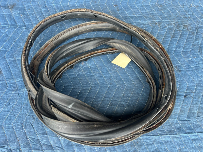 1992-1995 Volvo 940 740 Wagon Only Rear Hatch Seal Weather Gasket OEM #3210EM