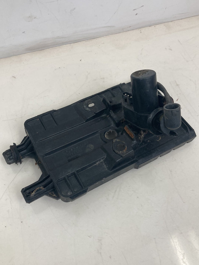 1998-2000 Volvo V70 S70 Engine Bay Battery Tray Mount Holder 9444453 OEM #5190M