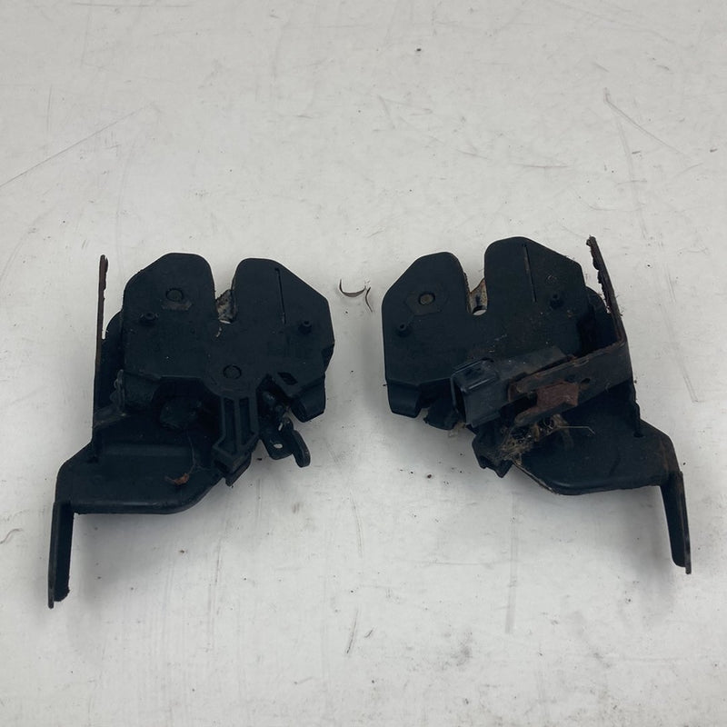 1998-2000 Volvo V70 Hood Latch Pair Left Right 9152932 9152860 OEM #5189M