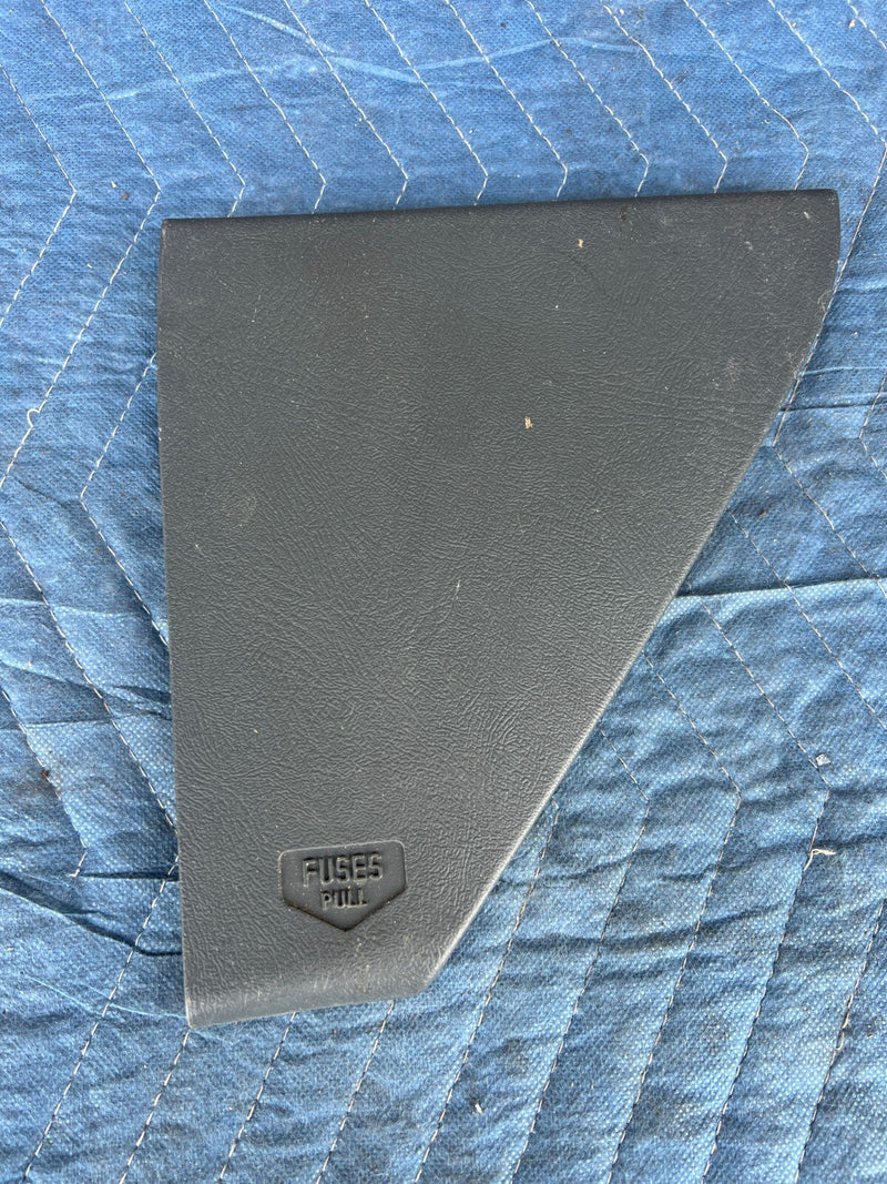1999-2002 Chevy Silverado GM 1500 2500 Dash End Cap Fuse Cover Trim OEM #1805CN