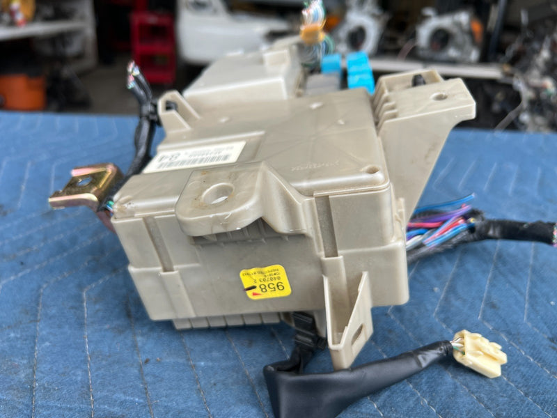 2002-2006  Toyota Camry Interior Cabin Fuse Junction Box  82730-33030 OEM #114DU