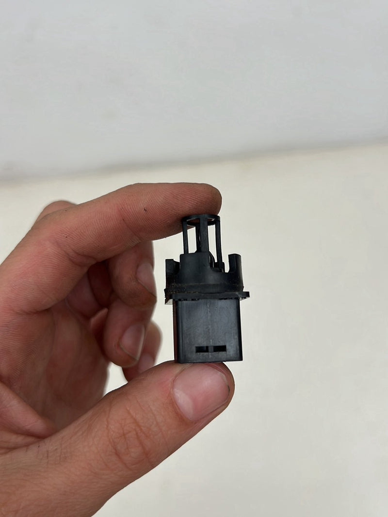 1993-1997 Volvo 850 Cabin Air Ambient Temp Sensor 9145736 OEM