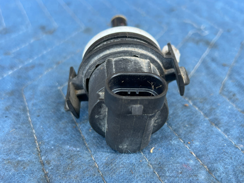2002-2005 BMW 330xi 325xi E46 High Beam Headlight Lamp Bulb Socket OEM #4801EM