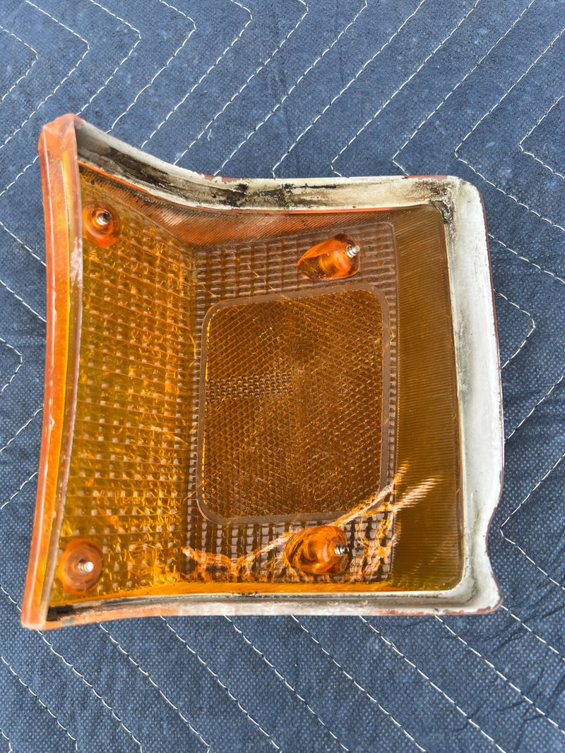 1967-1974 Volvo 140 142 144 145 Driver Left Turn Signal Lens Amber OEM #4870EM