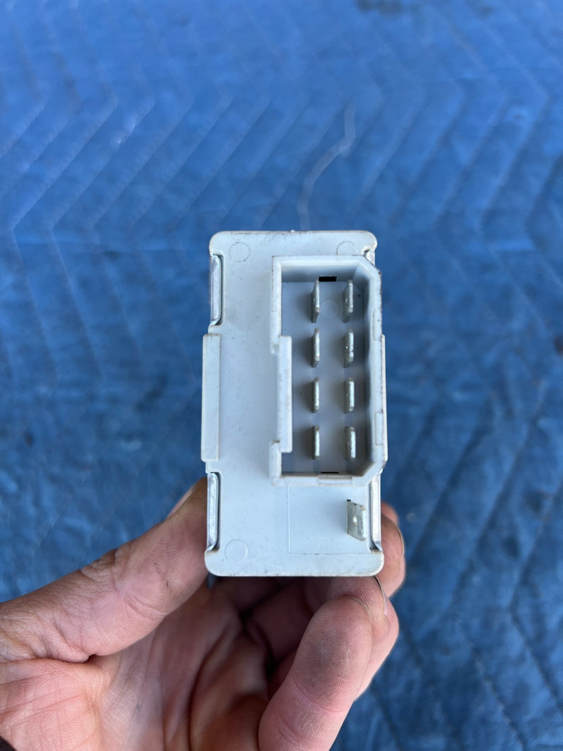 1986-1993 Volvo 240 244 245 Hella Cruise Control Module 5GA00439705 OEM #4364EM