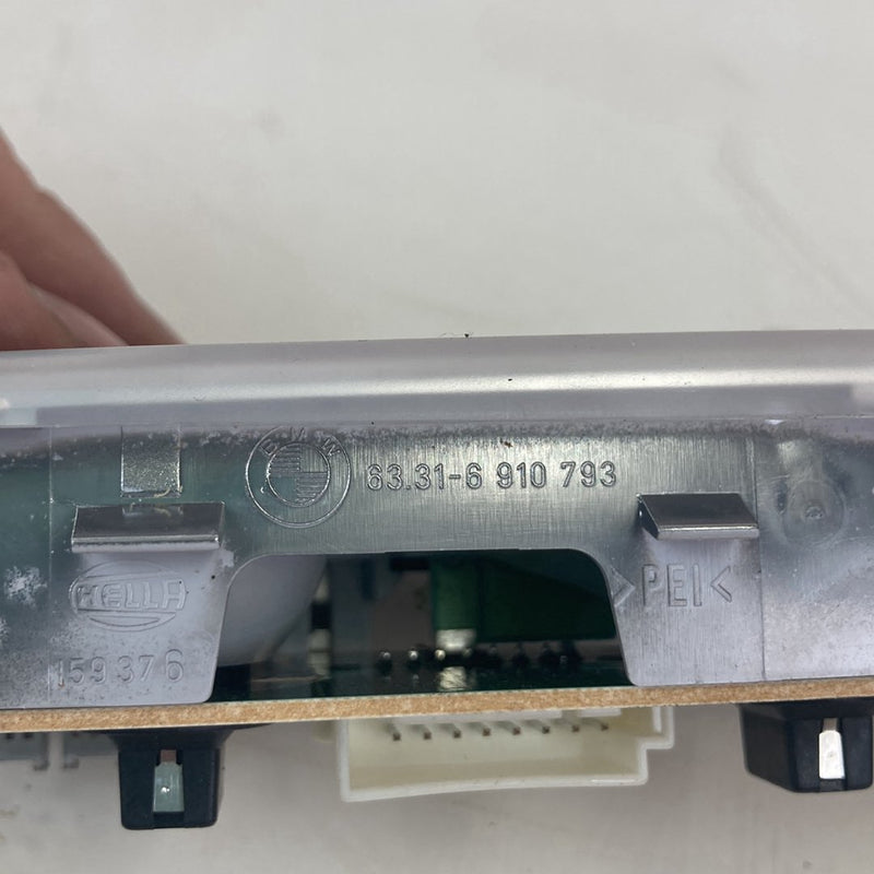 2003-2007 BMW 545i E60 Dome Light Rear Gray 6910793 OEM #4928M