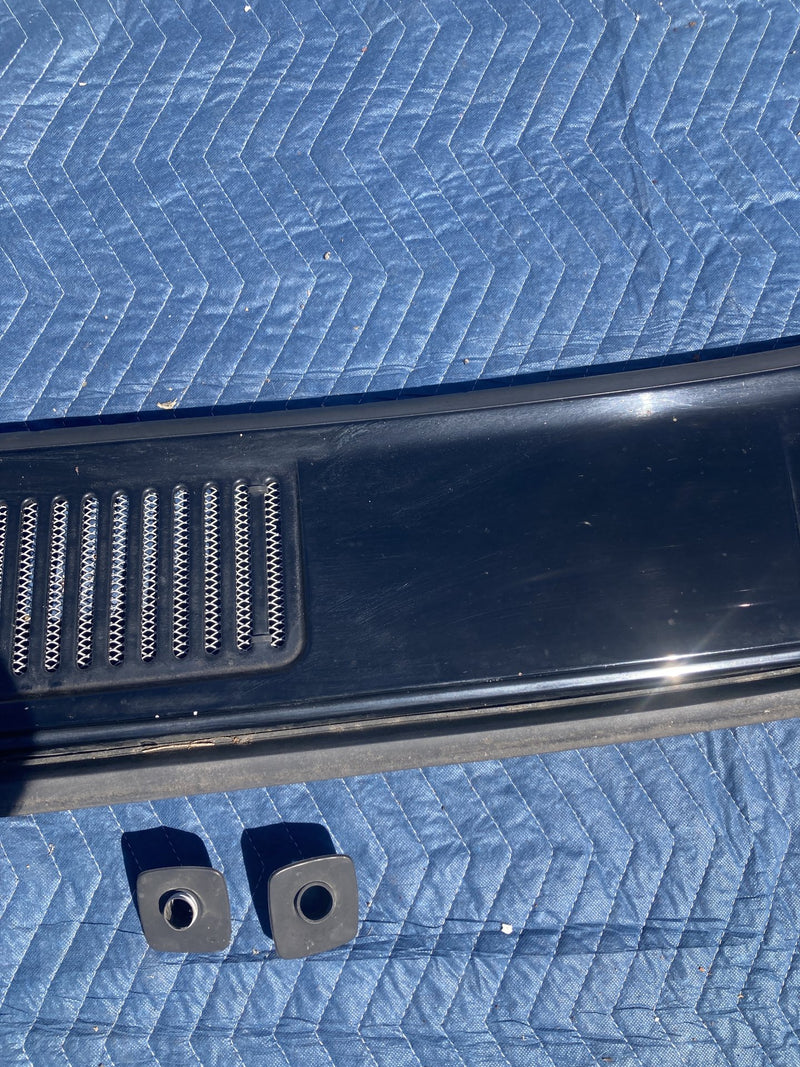 1992 Volvo 940 944 - Cowl Vent Panel