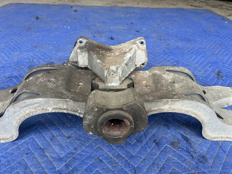 1998-2003 Jaguar XJR XJ8 X308 Rear Transmission Crossmember Support OEM #4774E