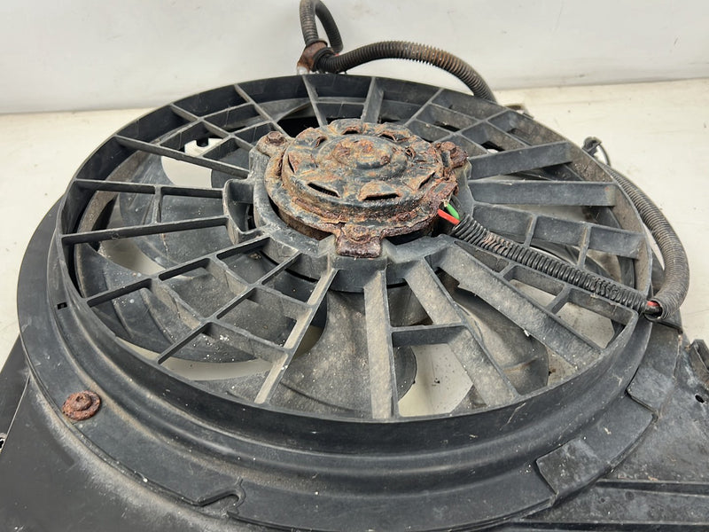 1990-1992 Volvo 740 745 940 Radiator Cooling Fan Assembly 3507347 OEM #5885EM
