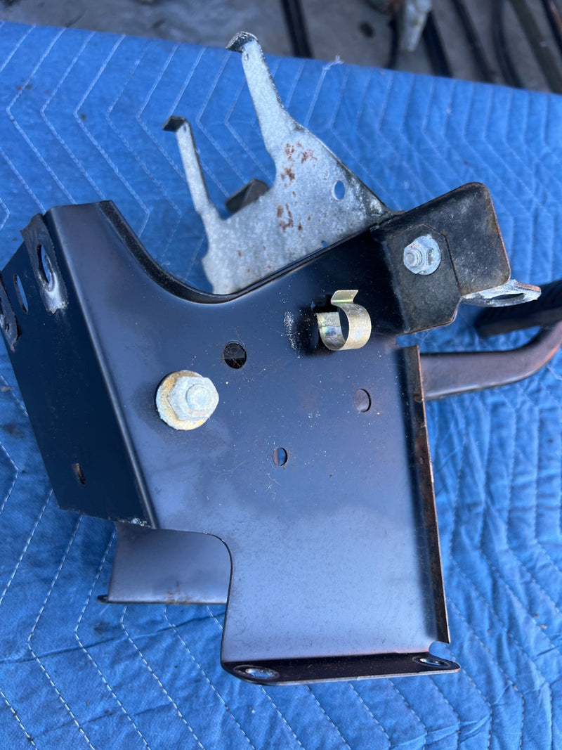 1986-1993 Volvo 240 244 Sedan Brake Pedal Lever Assembly OEM #4271EM