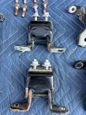 2010-2013 Suzuki SX4 Hatchback Front & Rear Door Hinge Set Black OEM #1334CN