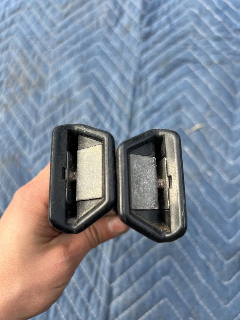 1967-1974 Volvo 140 142 144 145 Front Center Seat Belt Buckle Pair OEM #4884EM