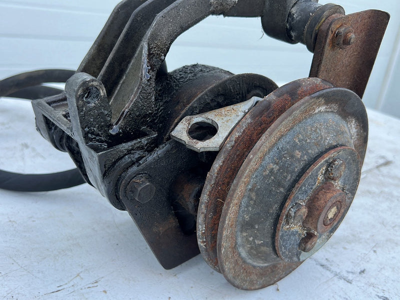 1975-1980 Volvo 244 240 Power Steering Pump & Bracket OEM #5428EM