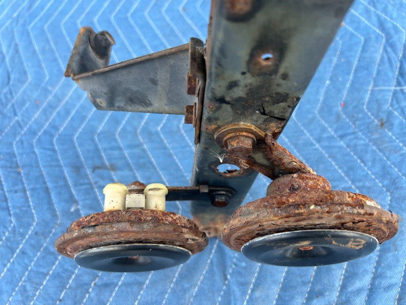 1986-1993 Volvo 240 244 Sedan Horn High & Low Tone Mounting Bracket OEM #4223EM