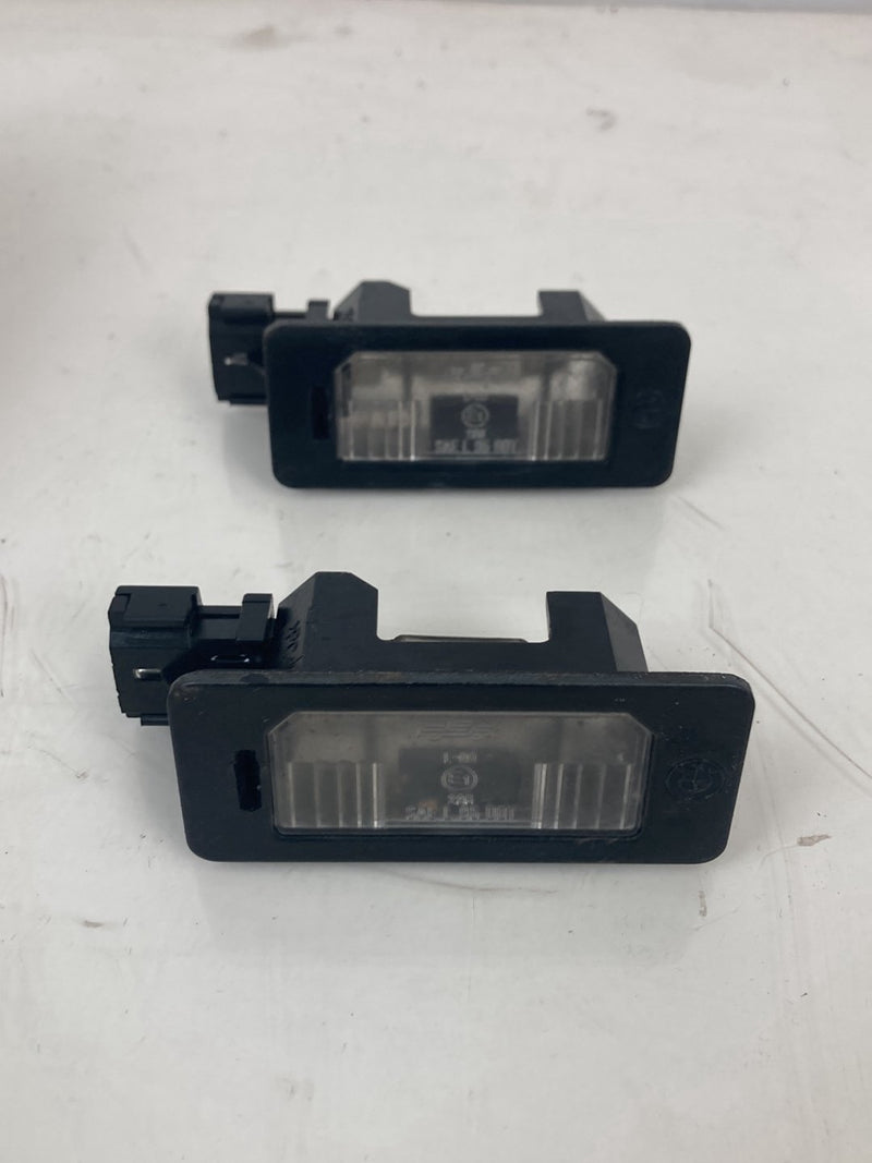 2003-2007 BMW 545i E60 License Plate Light Pair 6372001 OEM #4939M