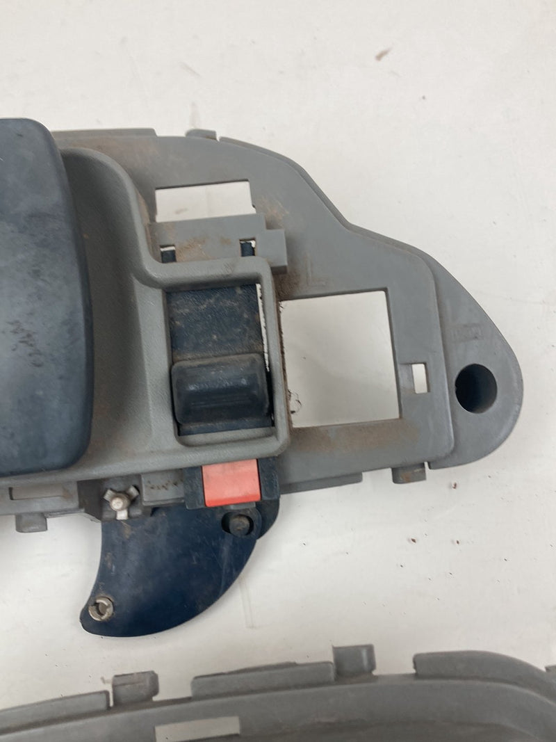 1996 Chevrolet Silverado GMT800 - Door Handle Interior PN: 77187 77186