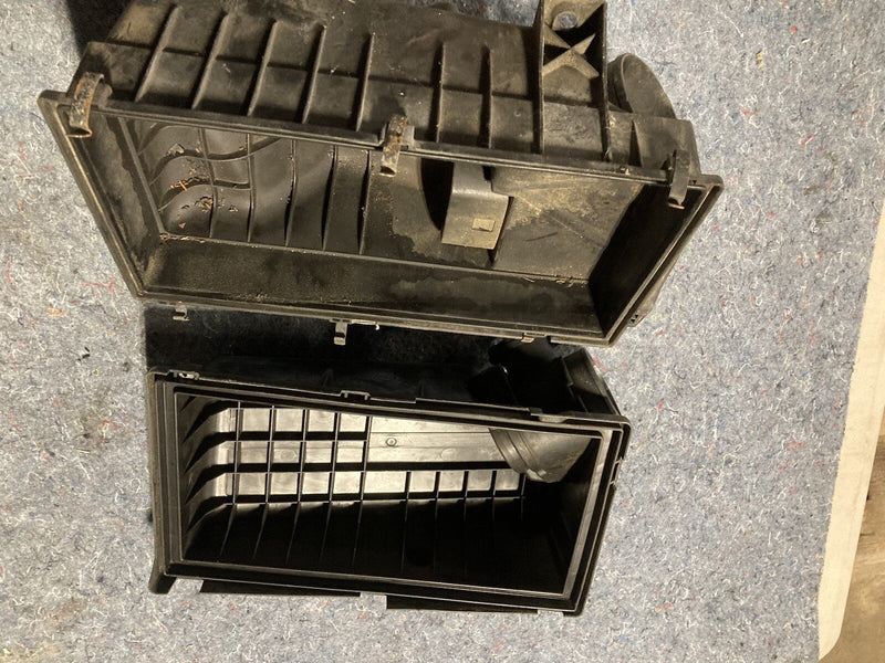 1992-1997 Volvo 850 GLT Air Filter Box And MAF Sensor 0280217197 OEM #670M