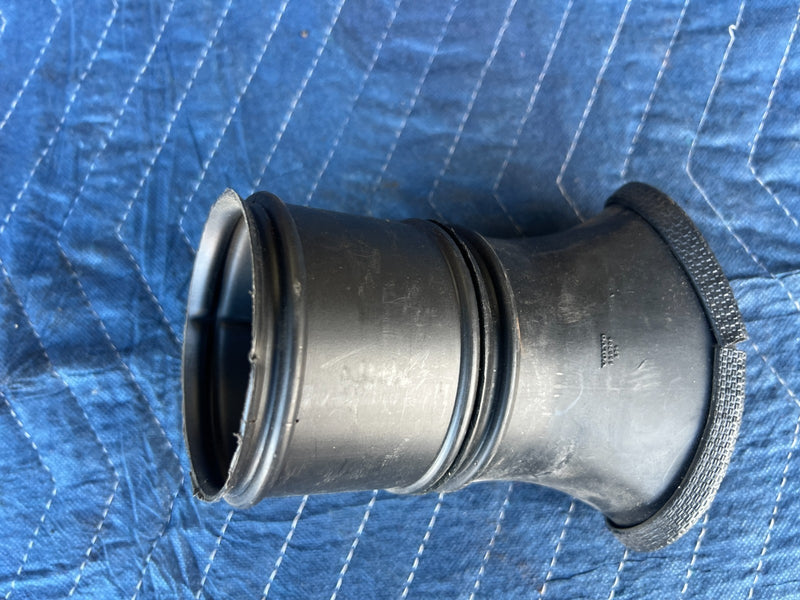 1986-1993 Volvo 240 244 245 Front Lower Dash AC Heat Duct 686705 OEM #4477EM
