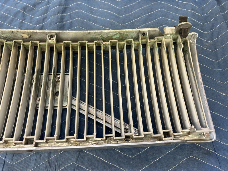 1992-1995 Volvo 940 740 Front Chrome Grille Assembly 3518885 Trim OEM #3168EM