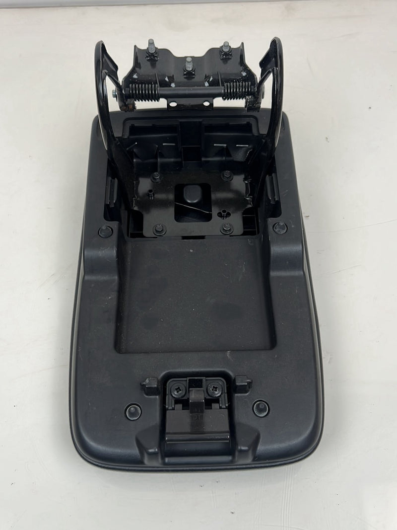 2012 Chevrolet Captiva Sport - Center Console