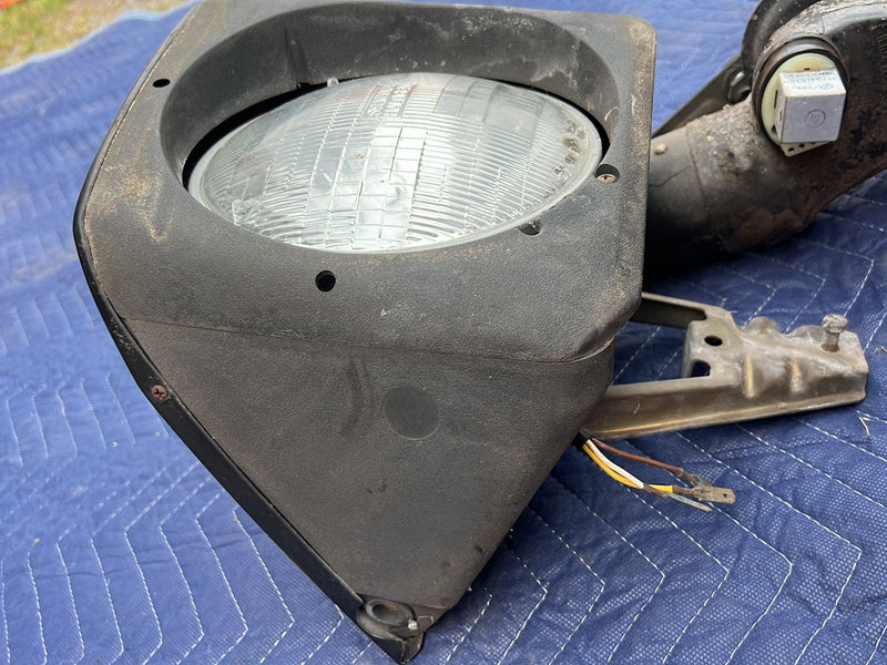 1983-1985 Porsche 944 Left Right Headlight Lamp Pair w/ Linkage Black OE #5722EM