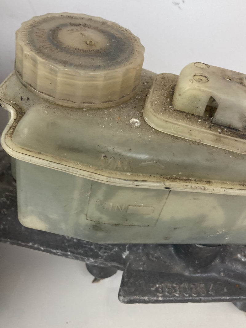 1992 Volvo 940 944 - Brake Booster Master Cylinder PN: 3530354