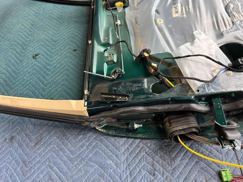 1998-2003 Mercedes W210 E320 Wagon Rear Passenger Right Door Assembly OE #4731EM