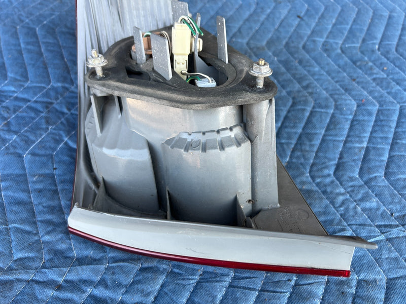 2003-2008 Toyota Corolla Rear Outer Driver Left Tail Light Assembly OEM #3316EM