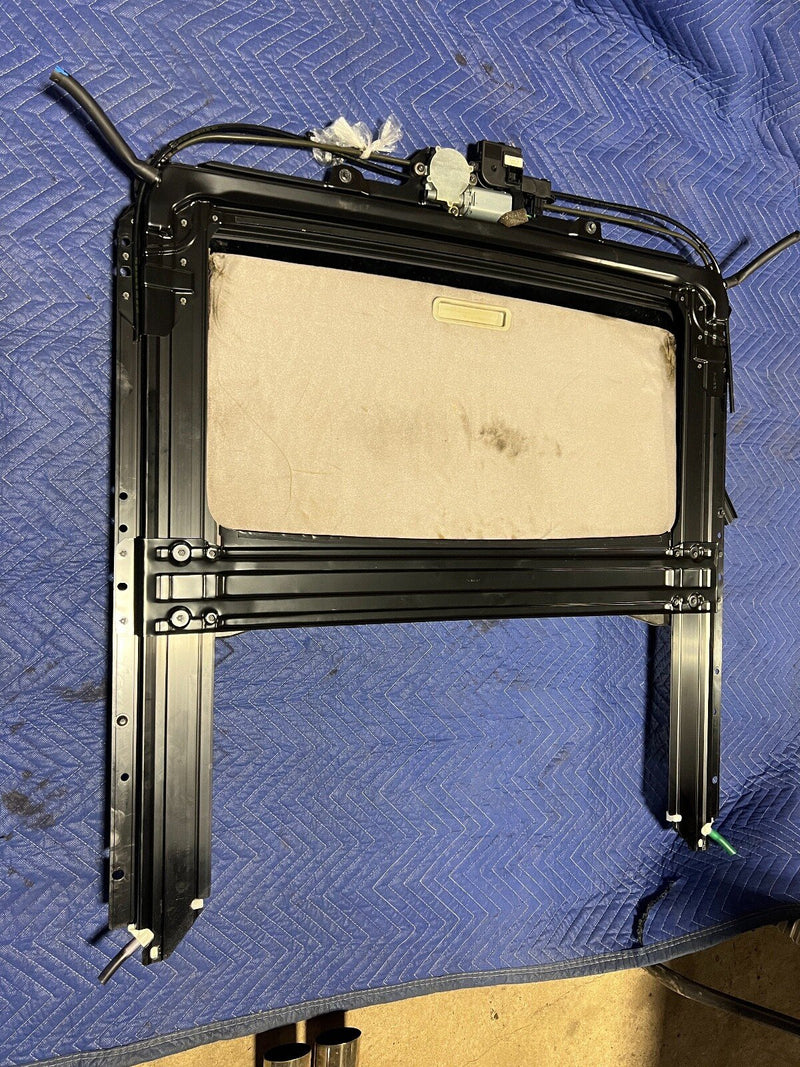 2005-2007 Volvo S60R V70R Sun Moon Roof Sun Shade Assembly Sunroof OEM #1267EM