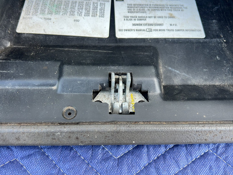 Chevrolet Silverado - Glove Box PN: 15707421
