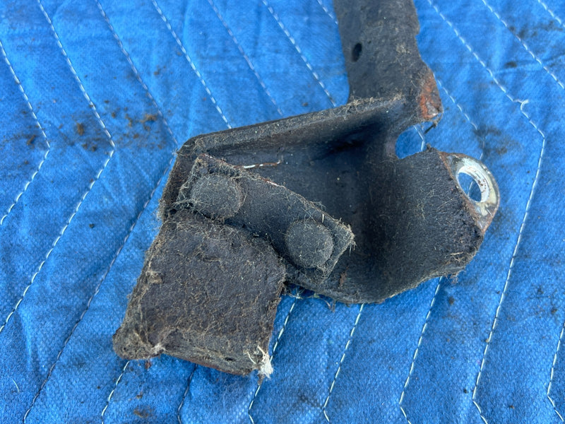 1986-1993 Volvo 240 244 Bell Housing Auto Transmission Line Bracket OEM #4295EM