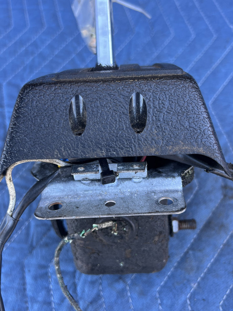 1988 Volvo 240 245 - Automatic Shifter Assembly