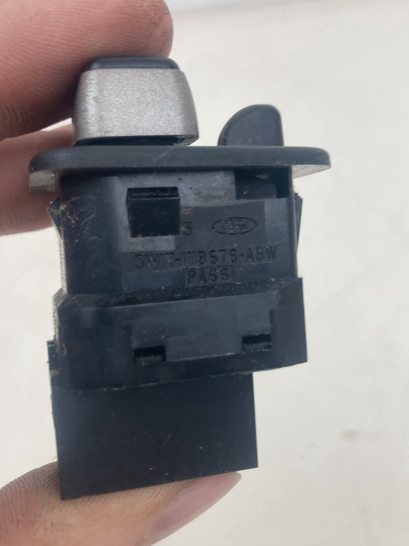 2002-2005 Lincoln Town Car Signature Power Mirror Switch Left OEM #5156M