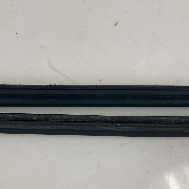 2003-2007 BMW 545i E60 Cowl to Hood Seal Lateral Sealing Gasket Set OEM #4956M