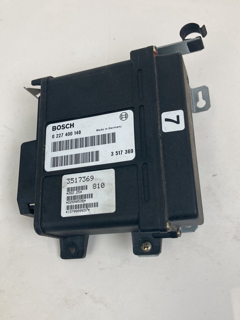 1992 Volvo 940 944 - Ignition Control Module EZK PN: 0227400148 3517369