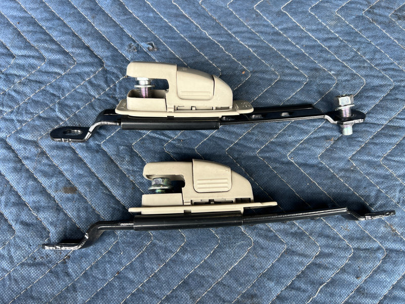 2008-2010 Nissan Rogue LH & RH Seat Belt Adjuster Set Pair 6096312 OEM #6498EM
