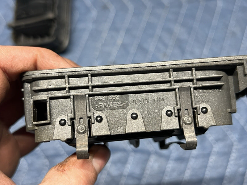 1998-2000 Volvo V70R V70 S70 P80 Dash Heat & AC Vent Set L & R HVAC OEM #4134E