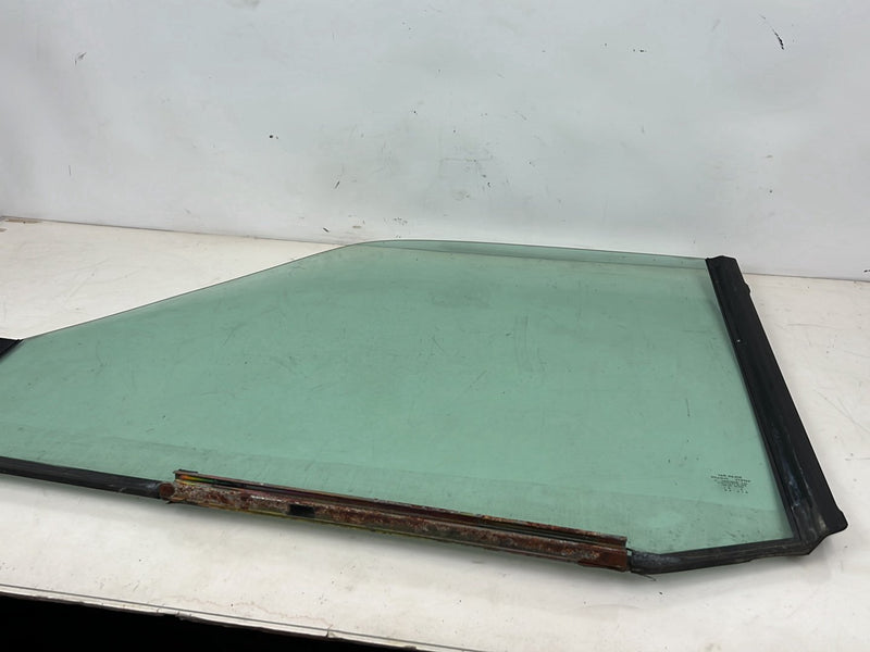1995-1998 Chevrolet C/K Front Passenger Right Window Glass OEM