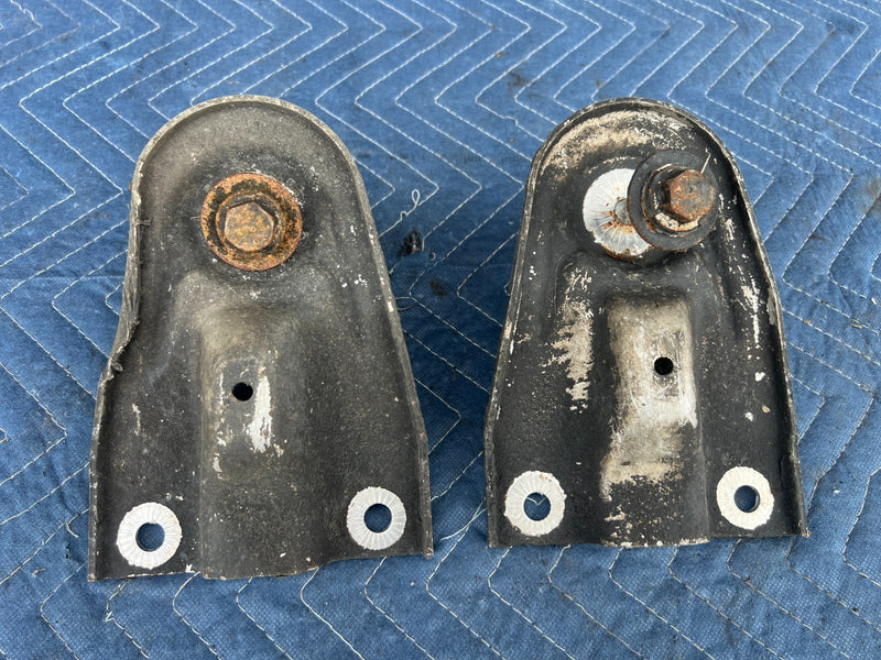 2005-2011 Audi A6 Front Subframe to Chassis Bracket Pair w/ Bolts OEM #3515EM