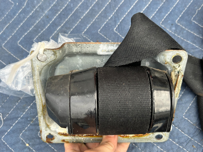 1967-1974 Volvo 140 142 144 145 Front Right RH Seat Belt Retractor OEM #4882EM