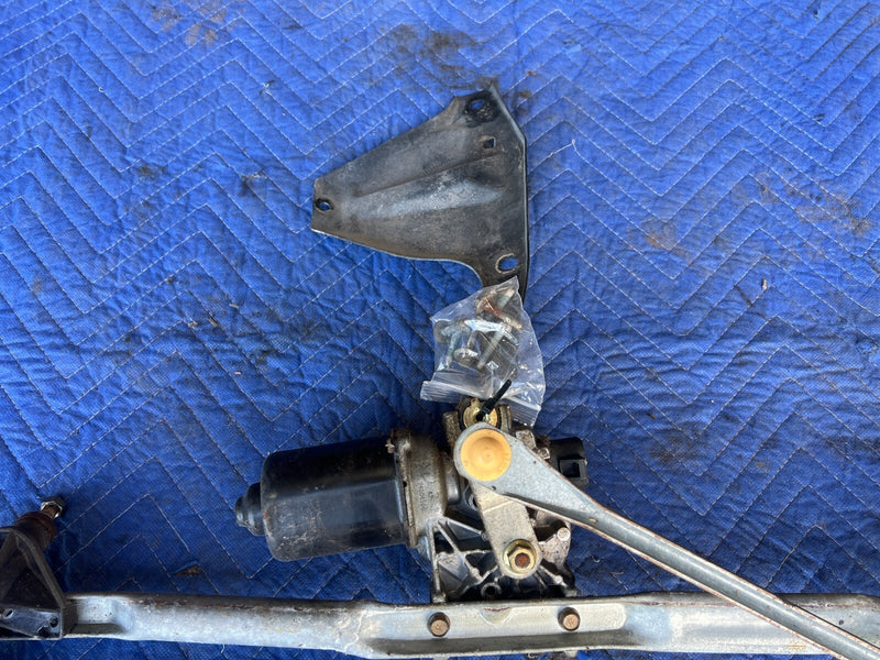 1999-2002 Chevy Silverado GM 1500 2500 Windshield Wiper Transmission OEM #1837CN