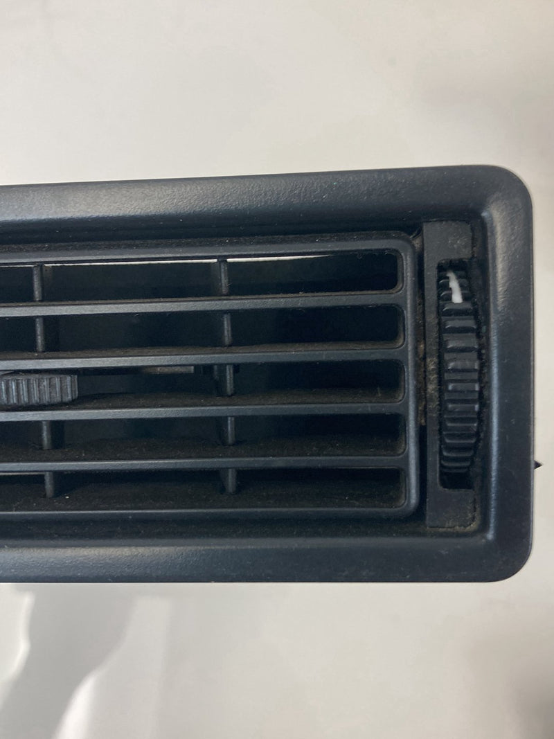 1992 Volvo 940 944 - Dash Vent PN: 9407692 9407691